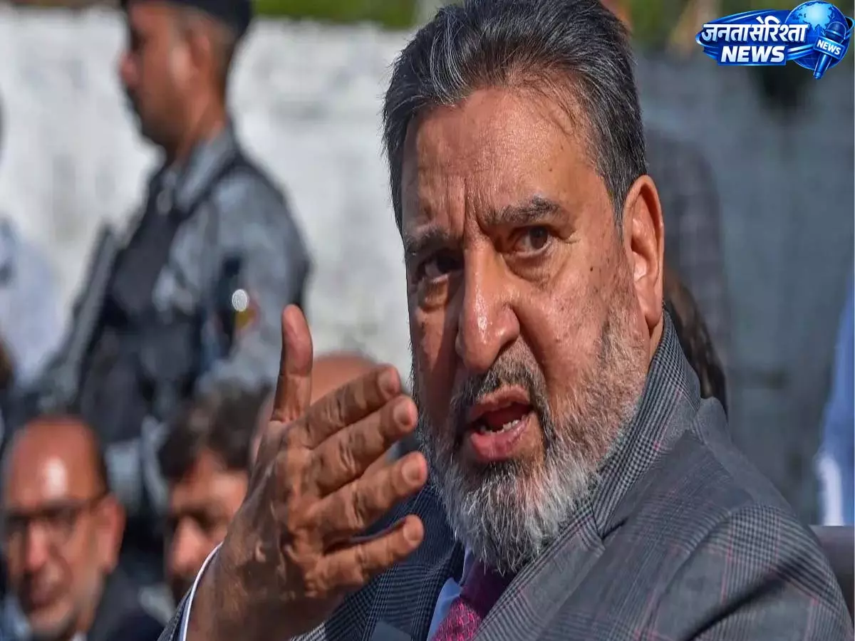 Srinagar: भरोसा बढ़ाने, कैदियों को रिहा करने और कश्मीर की अर्थव्यवस्था को फिर से मजबूत करने की मांग Srinagar: भरोसा बढ़ाने, कैदियों को रिहा करने और कश्मीर की अर्थव्यवस्था को फिर से मजबूत करने की मांग