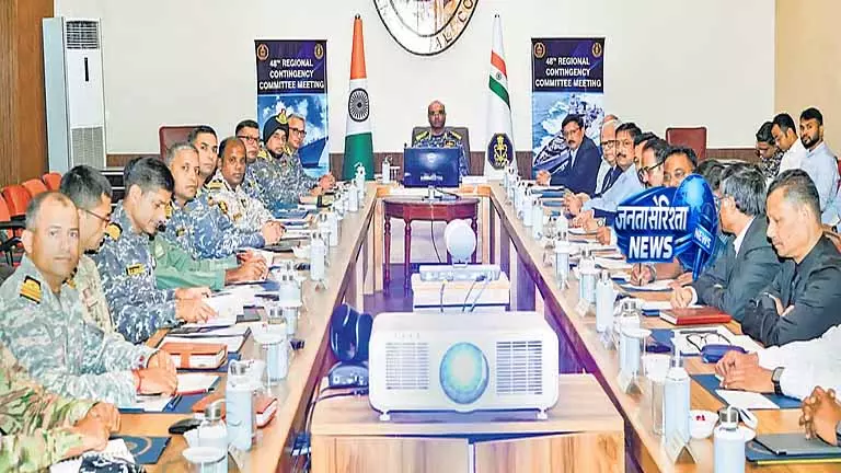 Andhra: आपातकालीन पैनल ने विशाखापत्तनम में अपतटीय सुरक्षा की समीक्षा की Andhra: आपातकालीन पैनल ने विशाखापत्तनम में अपतटीय सुरक्षा की समीक्षा की