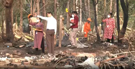 केरल: त्रिशूर हादसे में मृतकों की संख्या 13 तक पहुंची, केंद्रीय मंत्री सुरेश गोपी ने किया घटनास्थल का दौरा केरल: त्रिशूर हादसे में मृतकों की संख्या 13 तक पहुंची, केंद्रीय मंत्री सुरेश गोपी ने किया घटनास्थल का दौरा