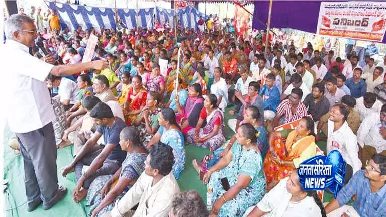 Andhra: नगर निगम कर्मचारियों ने वेतन के लिए धरना दिया Andhra: नगर निगम कर्मचारियों ने वेतन के लिए धरना दिया