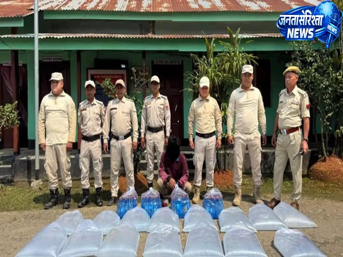 Manipur police ने अवैध शराब जब्त की, अफीम की खेती रोकने के लिए हिंची अभियान की शुरुआत Manipur police ने अवैध शराब जब्त की, अफीम की खेती रोकने के लिए हिंची अभियान की शुरुआत