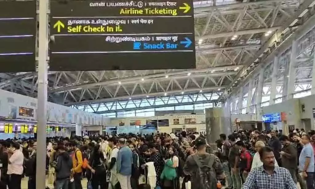 चुनाव से पहले NRI के आने से Chennai एयरपोर्ट पर ट्रैफिक बढ़ा चुनाव से पहले NRI के आने से Chennai एयरपोर्ट पर ट्रैफिक बढ़ा
