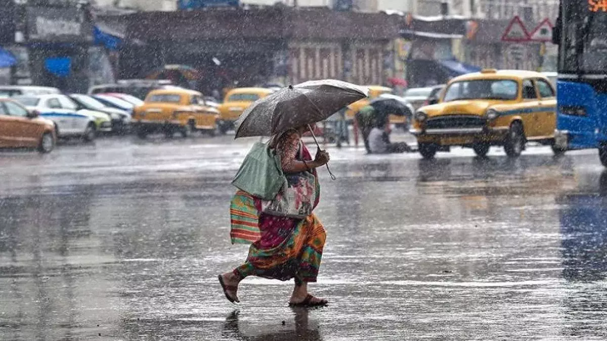 Kolkata: कई जिलों में मौसम का बदला मिजाज, बारिश का अलर्ट Kolkata: कई जिलों में मौसम का बदला मिजाज, बारिश का अलर्ट