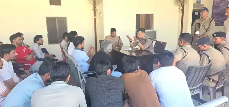Haridwar: मोबाइल दुकानों को लेकर पुलिस की अहम बैठक Haridwar: मोबाइल दुकानों को लेकर पुलिस की अहम बैठक