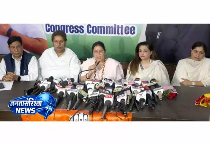 Jammu: महिलाओं के अधिकार और प्रतिनिधित्व पर गंभीर चिंता Jammu: महिलाओं के अधिकार और प्रतिनिधित्व पर गंभीर चिंता