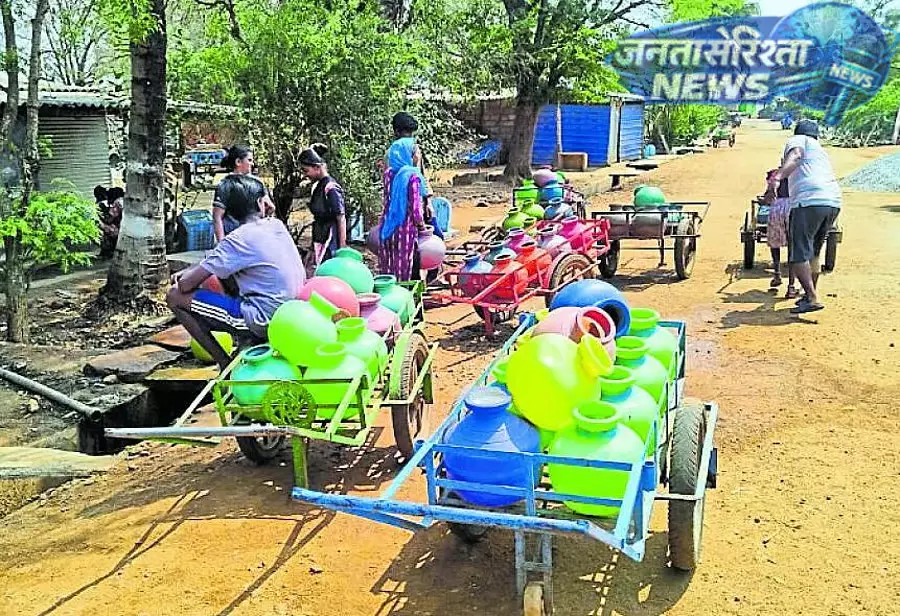 Karnataka : गांववालों ने पानी का टैक्स देने से मना कर दिया Karnataka : गांववालों ने पानी का टैक्स देने से मना कर दिया