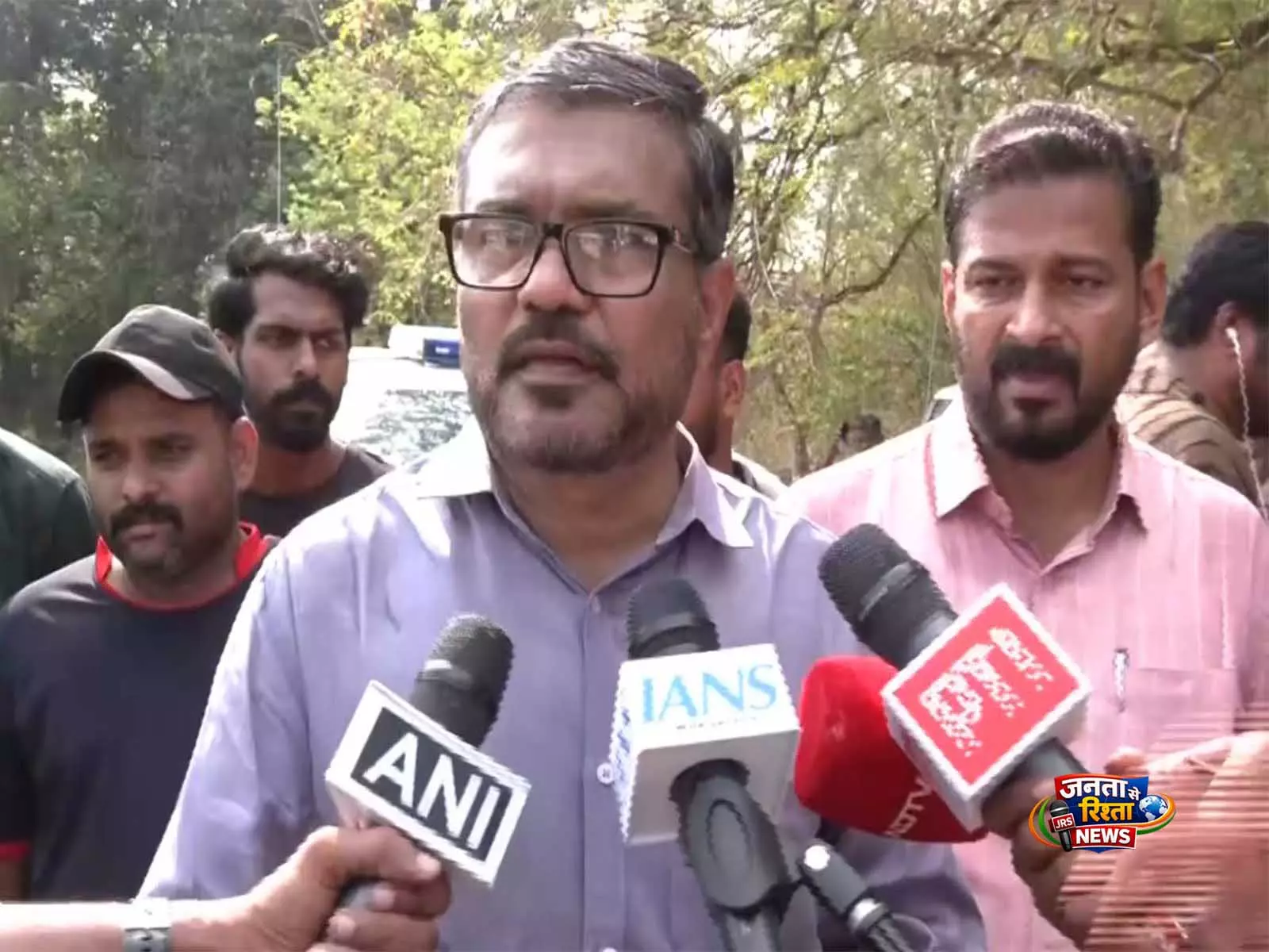 Keralam में पटाखों में धमाका: राज्य के मंत्रियों ने त्रिशूर घटनास्थल का दौरा किया, छह पीड़ितों की हालत गंभीर Keralam में पटाखों में धमाका: राज्य के मंत्रियों ने त्रिशूर घटनास्थल का दौरा किया, छह पीड़ितों की हालत गंभीर