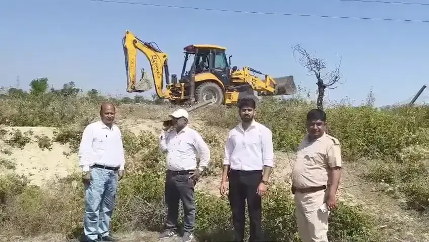 Chittorgarh: अदालत के निर्देश पर प्रशासन का अतिक्रमण विरोधी अभियान Chittorgarh: अदालत के निर्देश पर प्रशासन का अतिक्रमण विरोधी अभियान