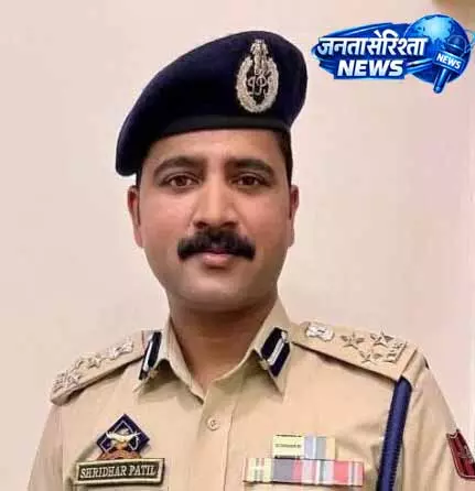 Jammu: स्थानीय पुलिस और अधिकारियों के साथ समीक्षा बैठक Jammu: स्थानीय पुलिस और अधिकारियों के साथ समीक्षा बैठक