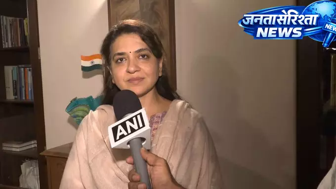 ड्रेस कोड पर शिवसेना नेता शायना एनसी का बयान ड्रेस कोड पर शिवसेना नेता शायना एनसी का बयान