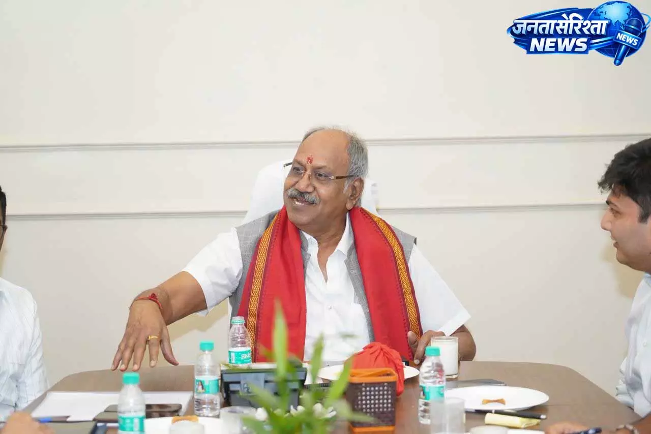 यातायात व्यवस्था को सुधारने और विकास कार्यों को गति देने सांसद बृजमोहन अग्रवाल ने ली उच्च स्तरीय बैठक यातायात व्यवस्था को सुधारने और विकास कार्यों को गति देने सांसद बृजमोहन अग्रवाल ने ली उच्च स्तरीय बैठक
