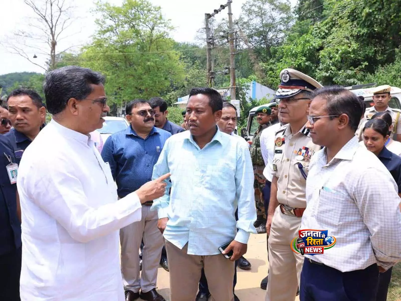 CM डॉ. माणिक साहा ने सिपाहीजाला का दौरा किया, चुनाव बाद हुई हिंसा के पीड़ितों को मदद का आश्वासन दिया CM डॉ. माणिक साहा ने सिपाहीजाला का दौरा किया, चुनाव बाद हुई हिंसा के पीड़ितों को मदद का आश्वासन दिया