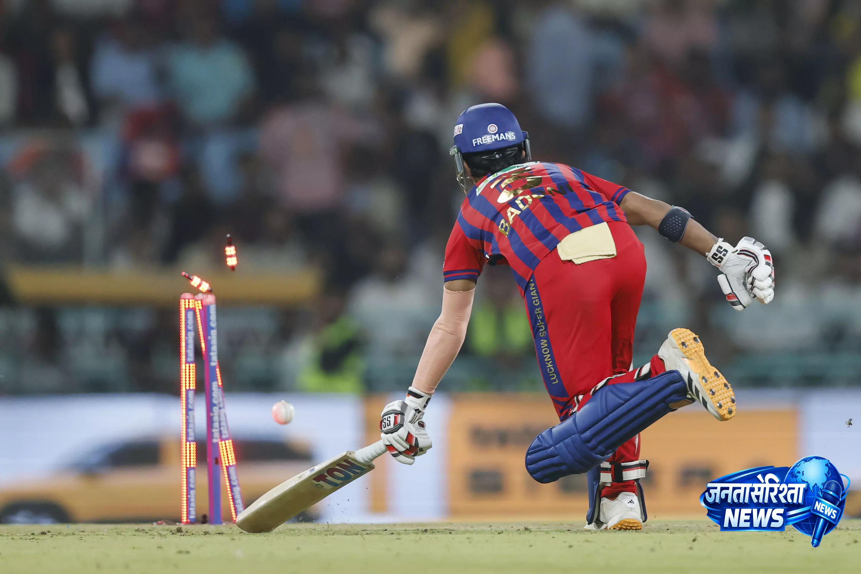 IPL 2026: LSG की खराब शुरुआत, 4 ओवर में 3 विकेट गिरे IPL 2026: LSG की खराब शुरुआत, 4 ओवर में 3 विकेट गिरे
