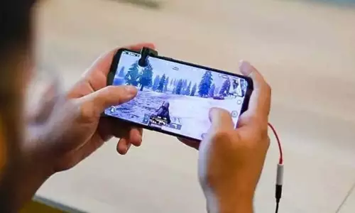 पैसे लेने वाले ऑनलाइन गेम के खिलाफ केंद्र सरकार की सख्ती
