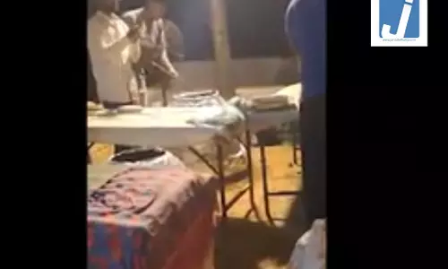 शादी समारोह में थूककर रोटी सेकने का मामला, लोगों में रोष
