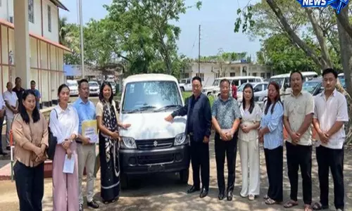 Dimapur: मोआतोशी लोंगकुमेर ने डिस्ट्रिक्ट चाइल्ड प्रोटेक्शन यूनिट को गाड़ी सौंपी