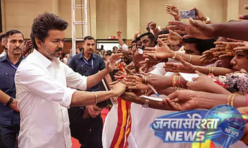 Tamil Nadu : थावेका नेता विजय ने अपना वोट डाला Tamil Nadu : थावेका नेता विजय ने अपना वोट डाला