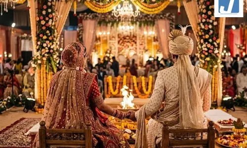 MBA पास दूल्हे की स्मार्टनेस ने बिगाड़ा खेल: असली की जगह लेकर गए नकली जेवर, फिर... MBA पास दूल्हे की स्मार्टनेस ने बिगाड़ा खेल: असली की जगह लेकर गए नकली जेवर, फिर...