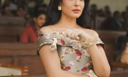परवीन बॉबी से रेखा तक को देखा, कृतिका कामरा ने बताए मटका किंग में गुलरुख के खास लुक के राज परवीन बॉबी से रेखा तक को देखा, कृतिका कामरा ने बताए मटका किंग में गुलरुख के खास लुक के राज