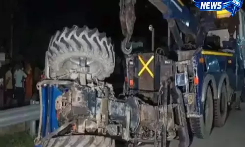 Mirzapur: ड्रमंडगंज क्षेत्र में कई गाड़ियों की टक्कर में 11 लोगों की मौत, पुलिस ने दी जानकारी Mirzapur: ड्रमंडगंज क्षेत्र में कई गाड़ियों की टक्कर में 11 लोगों की मौत, पुलिस ने दी जानकारी