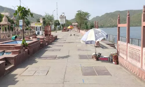 Jaipur: तपती गर्मी से बेहाल Sri Ganganagar, पारा 44 के करीब
