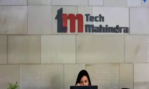टेक महिंद्रा का शेयर ₹1,425 से नीचे गिरा: रिकॉर्ड डिविडेंड के बावजूद HCLTech के असर से मार्केट में गिरावट टेक महिंद्रा का शेयर ₹1,425 से नीचे गिरा: रिकॉर्ड डिविडेंड के बावजूद HCLTech के असर से मार्केट में गिरावट