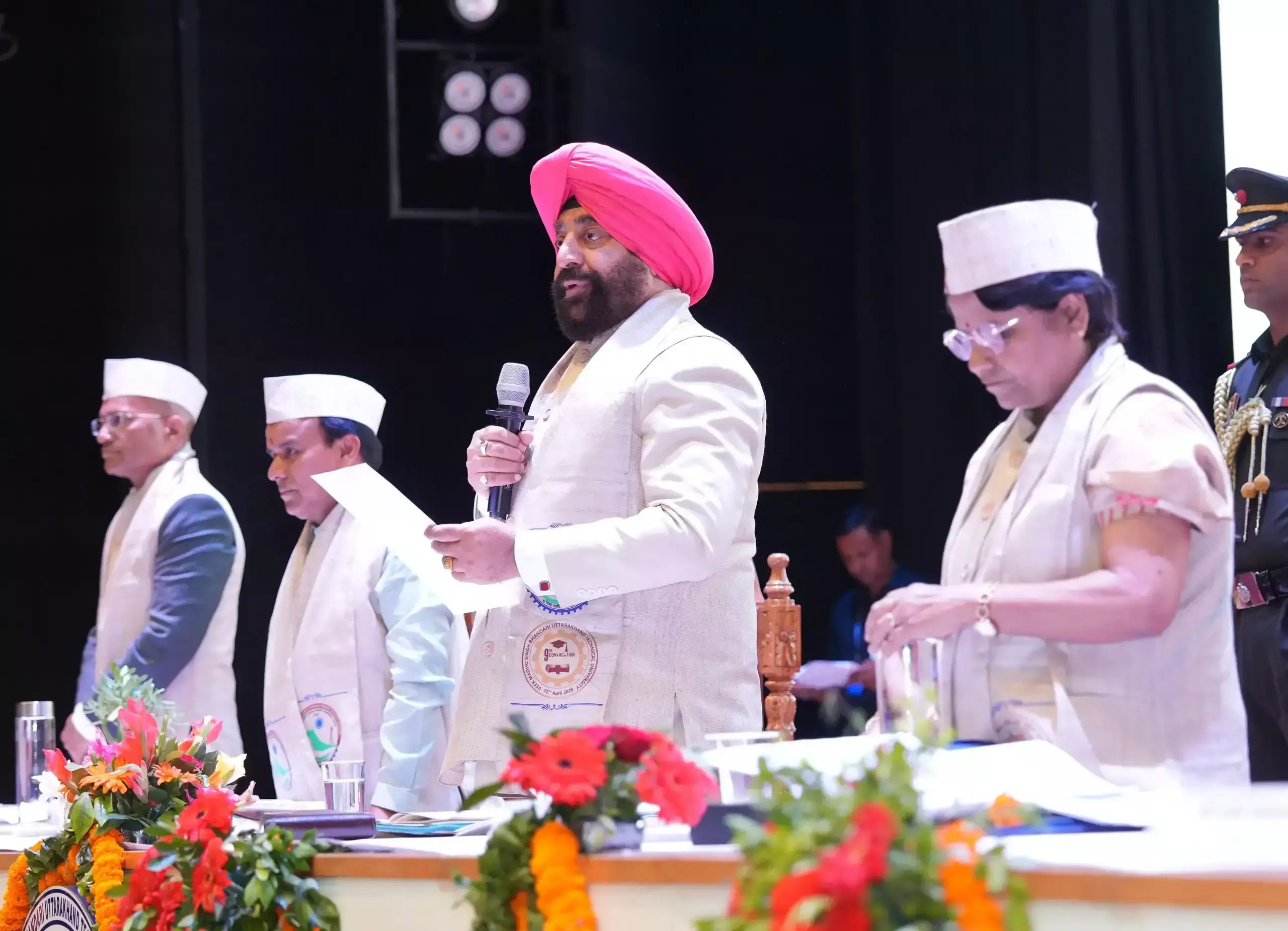 Dehradun: प्रौद्योगिकी विश्वविद्यालय के नवें दीक्षांत में छात्रों के चेहरे खिले