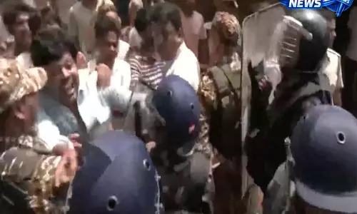 West Bengal, Tamil Nadu: TMC और हुमायूं कबीर समर्थकों के बीच झड़प की खबर West Bengal, Tamil Nadu: TMC और हुमायूं कबीर समर्थकों के बीच झड़प की खबर