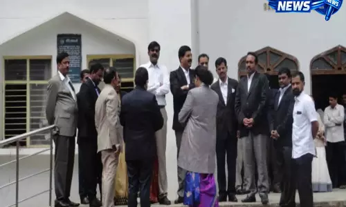 Telangana HC का आदेश: पूर्व जिला अदालत कर्मचारियों को रिटायरमेंट लाभ जारी करने का निर्देश Telangana HC का आदेश: पूर्व जिला अदालत कर्मचारियों को रिटायरमेंट लाभ जारी करने का निर्देश