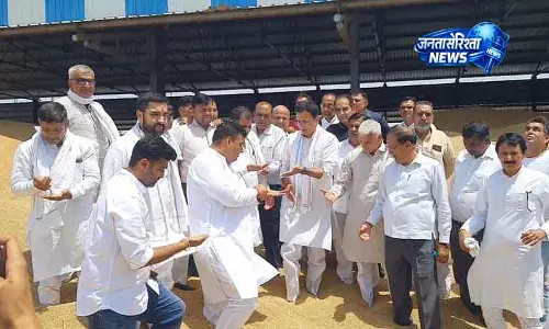 सुरजेवाला ने गेहूं खरीद को लेकर Haryana सरकार की आलोचना की सुरजेवाला ने गेहूं खरीद को लेकर Haryana सरकार की आलोचना की
