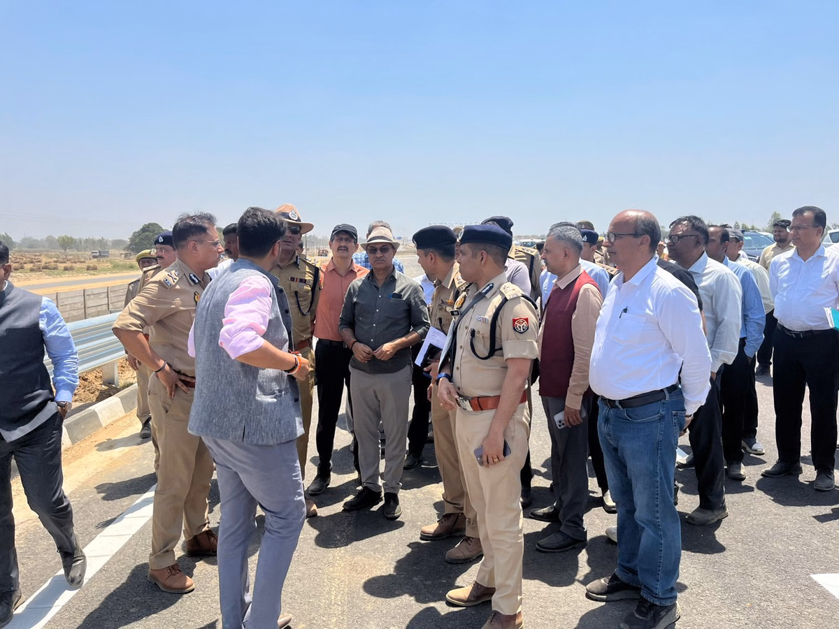 Hardoi: गंगा एक्सप्रेसवे कार्यक्रम को लेकर सख्त सुरक्षा व्यवस्था Hardoi: गंगा एक्सप्रेसवे कार्यक्रम को लेकर सख्त सुरक्षा व्यवस्था