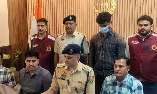 45 साल की महिला की हत्या, फरीदाबाद में प्रेमी और पिता गिरफ्तार 45 साल की महिला की हत्या, फरीदाबाद में प्रेमी और पिता गिरफ्तार