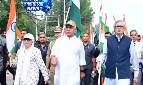 LG, CM, J&K के नेताओं ने पीड़ितों को श्रद्धांजलि दी LG, CM, J&K के नेताओं ने पीड़ितों को श्रद्धांजलि दी
