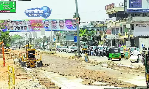 BB रोड पर CC रोड निर्माण अधूरा, लोगों को भारी परेशानी, कार्य में देरी पर नाराजगी