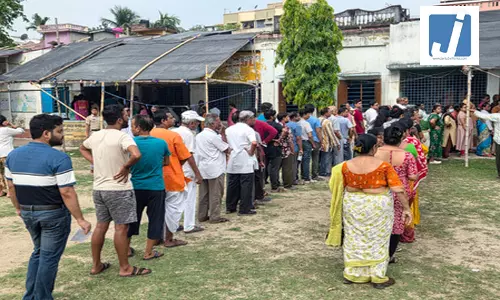 Election 2026: बंपर मतदान...पश्चिम बंगाल में दोपहर 1 बजे तक 62 फीसदी मतदान, तमिलनाडु में 56.81 प्रतिशत वोट पड़े Election 2026: बंपर मतदान...पश्चिम बंगाल में दोपहर 1 बजे तक 62 फीसदी मतदान, तमिलनाडु में 56.81 प्रतिशत वोट पड़े