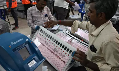 Chennai पोलिंग बूथ के अंदर मोबाइल फोन ले जाना प्रतिबंधित