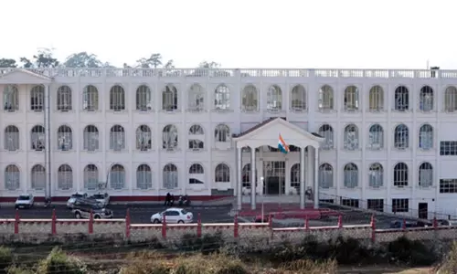 मेघालय हाई कोर्ट ने NH-206 पर अवैध खनिज परिवहन का स्वत: संज्ञान लिया मेघालय हाई कोर्ट ने NH-206 पर अवैध खनिज परिवहन का स्वत: संज्ञान लिया