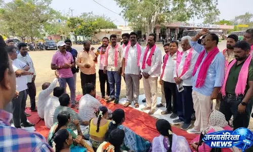 BRS नेता डिंडीगाला राजेंद्र ने आरटीसी कर्मचारियों के मुद्दों को हल करने की मांग की BRS नेता डिंडीगाला राजेंद्र ने आरटीसी कर्मचारियों के मुद्दों को हल करने की मांग की