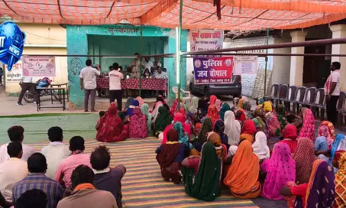 पुलिस और ग्रामवासियों की साझी पहल पर घरघोड़ी गांव बना नशा मुक्ति की मिसाल पुलिस और ग्रामवासियों की साझी पहल पर घरघोड़ी गांव बना नशा मुक्ति की मिसाल