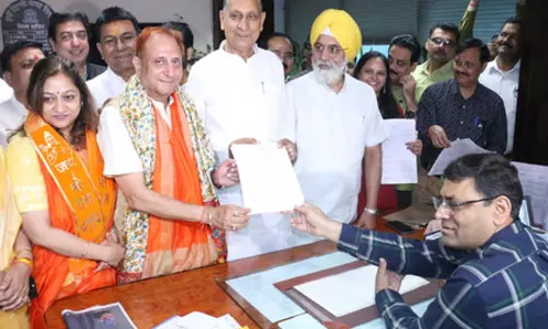 दिल्ली नगर निगम के महापौर पद के लिए प्रवेश वाही ने नामांकन दाखिल किया