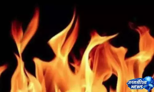 Karnataka: नाइट ड्रेस के विवाद में पति ने पत्नी को आग लगा दी Karnataka: नाइट ड्रेस के विवाद में पति ने पत्नी को आग लगा दी