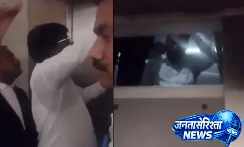 Vijayawada कोर्ट की लिफ्ट में बिजली जाने से पांच वकील फंस गए Vijayawada कोर्ट की लिफ्ट में बिजली जाने से पांच वकील फंस गए