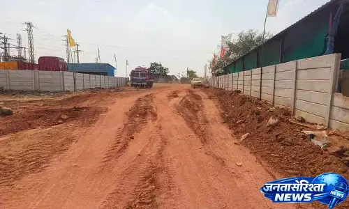 Munipalli ज़मीन विवाद: गांववालों ने मेन रोड के पास अवैध कंस्ट्रक्शन का विरोध किया