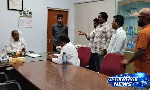 काकतीय यूनिवर्सिटी के स्टूडेंट्स ने OSD की नियुक्ति का विरोध किया काकतीय यूनिवर्सिटी के स्टूडेंट्स ने OSD की नियुक्ति का विरोध किया