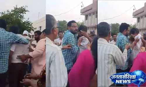 नलगोंडा बस डिपो के सामने RTC Driver ने की आत्महत्या की कोशिश