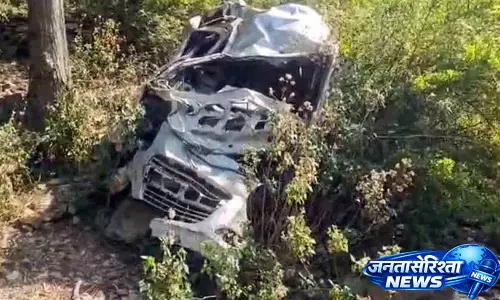 Tehri हादसा: अंतिम संस्कार के दौरान वाहन खाई में गिरा, 8 की मौत, 2 घायल Tehri हादसा: अंतिम संस्कार के दौरान वाहन खाई में गिरा, 8 की मौत, 2 घायल