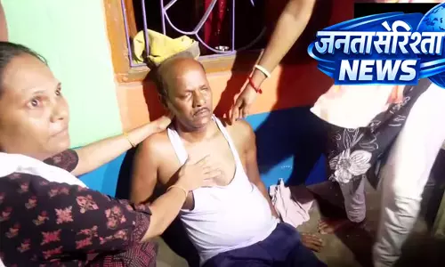 कांग्रेस एजेंट पर हमले का आरोप, अधीर रंजन चौधरी ने TMC कार्यकर्ताओं को घेरा कांग्रेस एजेंट पर हमले का आरोप, अधीर रंजन चौधरी ने TMC कार्यकर्ताओं को घेरा