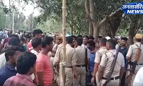 Bankura Election हादसा: कोतुलपुर बूथ पर 81 साल के वोटर की मौत Bankura Election हादसा: कोतुलपुर बूथ पर 81 साल के वोटर की मौत