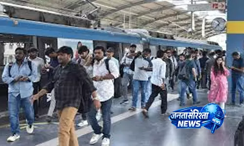 TGSRTC हड़ताल का असर: बसें बंद, मेट्रो-मएमटीएस में सीमित बढ़ोतरी TGSRTC हड़ताल का असर: बसें बंद, मेट्रो-मएमटीएस में सीमित बढ़ोतरी