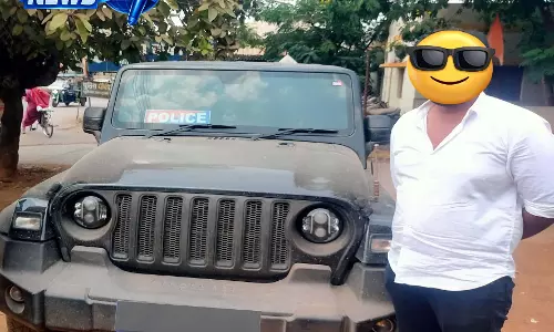 फर्जी पुलिस बोर्ड लगी थार पर कार्रवाई, स्टंट ड्राइविंग पर वाहन जब्त फर्जी पुलिस बोर्ड लगी थार पर कार्रवाई, स्टंट ड्राइविंग पर वाहन जब्त